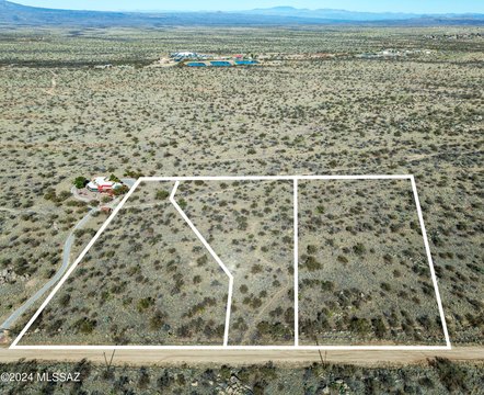 Land, Oracle, AZ