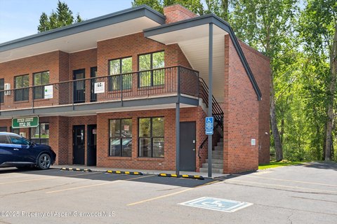 Commercial Condo Near Roaring Fork
