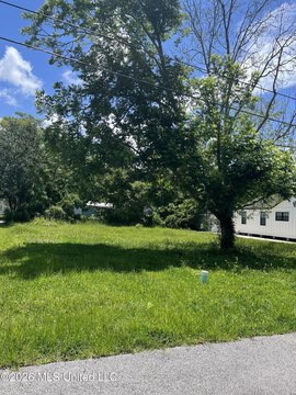 LAND - Ocean Springs, MS