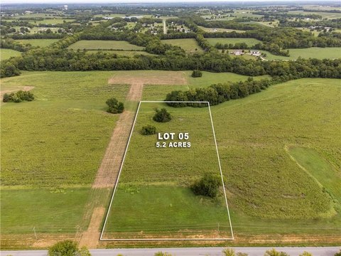 Peculiar, MO Acreage Homesite