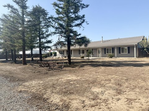 Ivanhoe Ranch with Lemon Trees