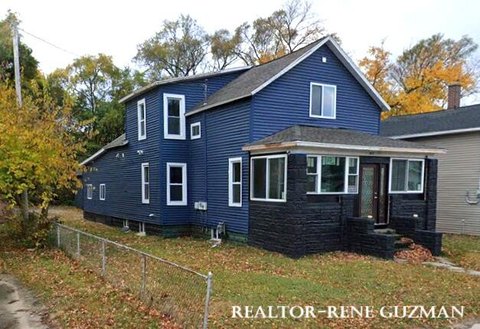 Remodeled Duplex Near Great Lakes