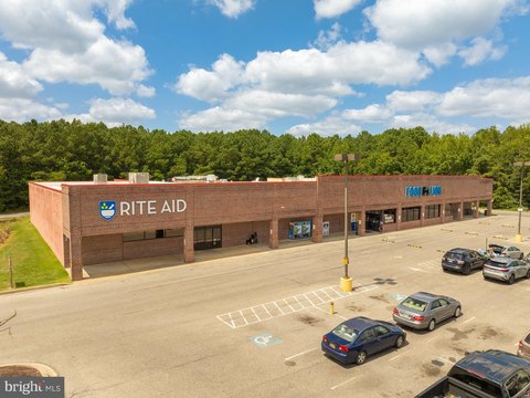 Retail Space in High-Traffic Center