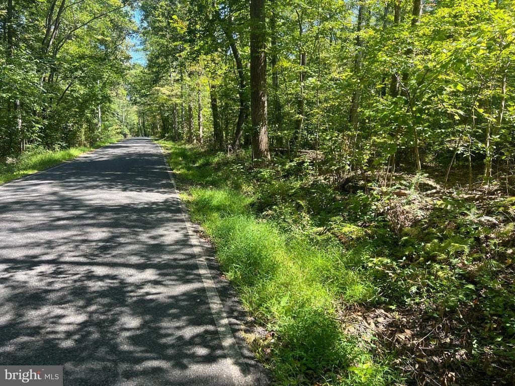 Land in Thriving Green Lane