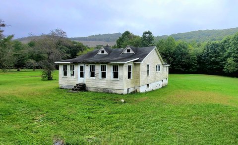 Land, Charmco, WV