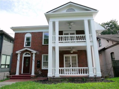 Midtown Triplex with Balconies