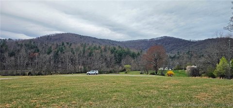 Picturesque Mountain View Building Lot