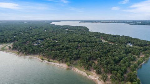 Corner Lot in Lakeside Community