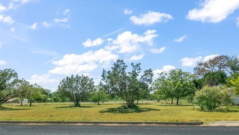 Residential Land in Fredericksburg, TX