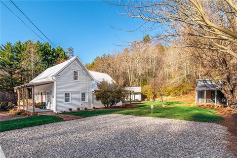 Restored Home in Downtown Mineral Bluff