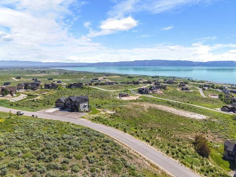 Residential Waterfront View Lot