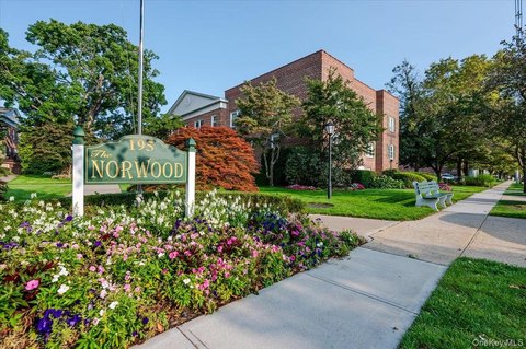 Former Medical Office in Rockville