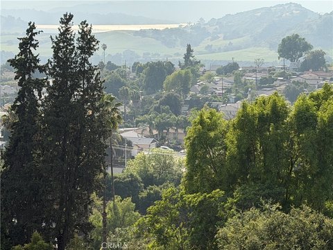 Large Residential Parcel in Oak View