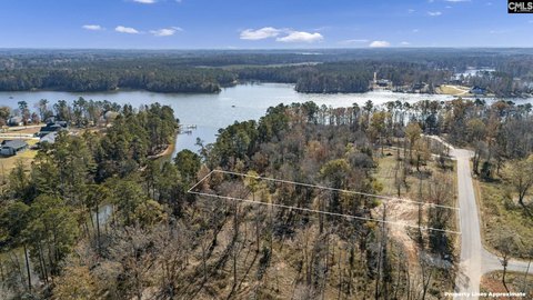 Lakefront Residential Lot with Shoreline