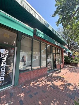 Retail Space in Great Neck