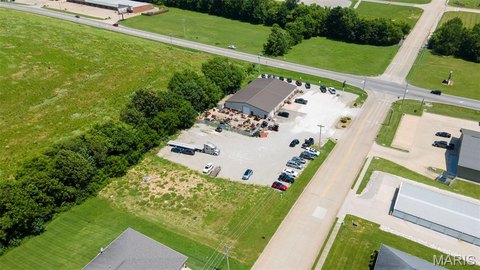 Automotive Repair and Retail Building