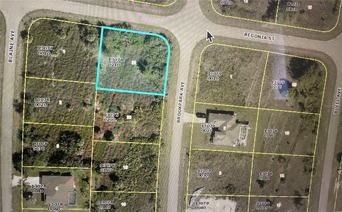 Residential Corner Lot in Fort Myers