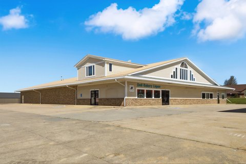 COMMERCIAL - Monona, IA