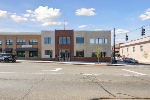 Updated Multi-Tenant Commercial Space
