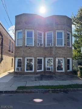 Duplex with Deck