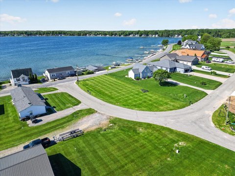 LAND - Crystal, MI