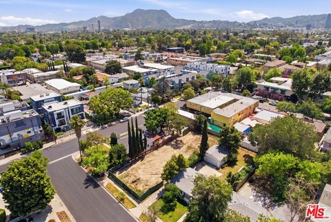 LAND - North Hollywood, CA