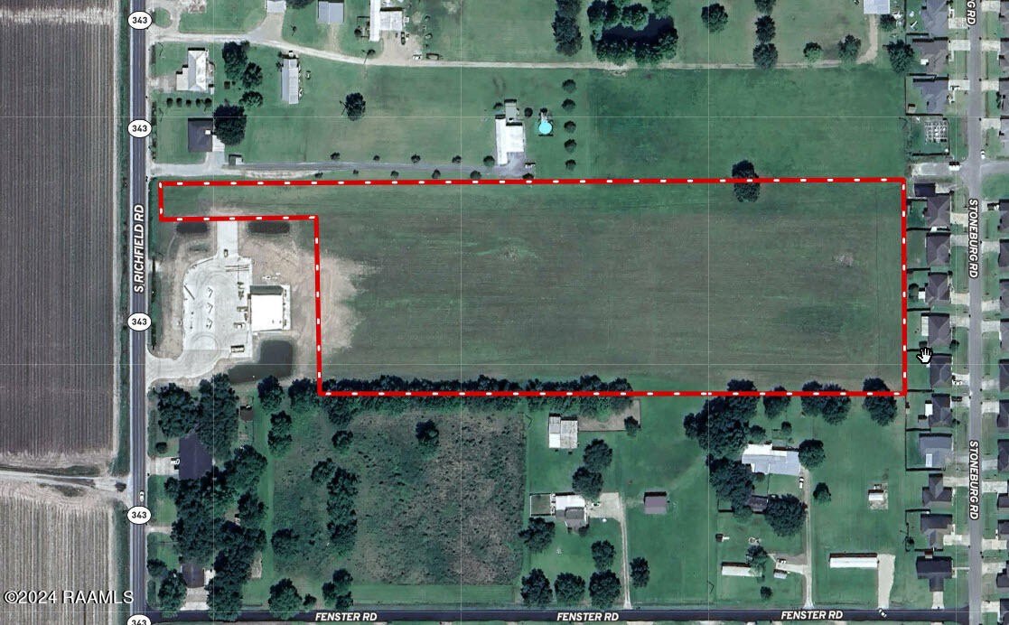 Versatile Land Parcel in Duson