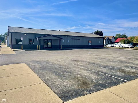 Versatile Commercial Building in Martinsville