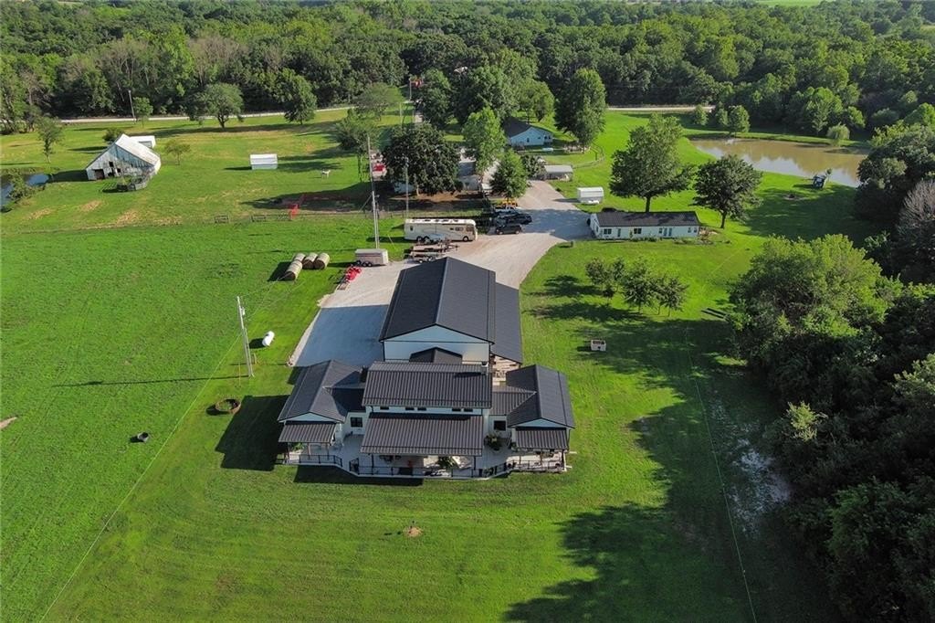 Kingsville Estate with Multiple Residences