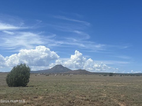 Land, Ash Fork, AZ