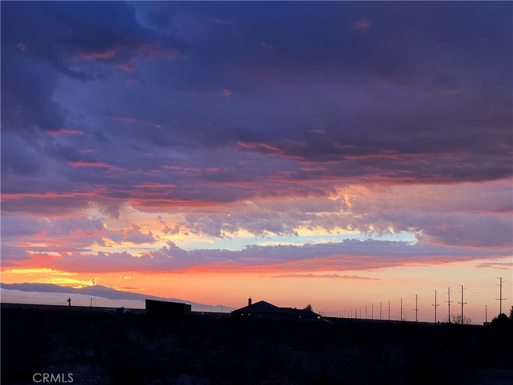 Flat 2.5 Acres in Apple Valley