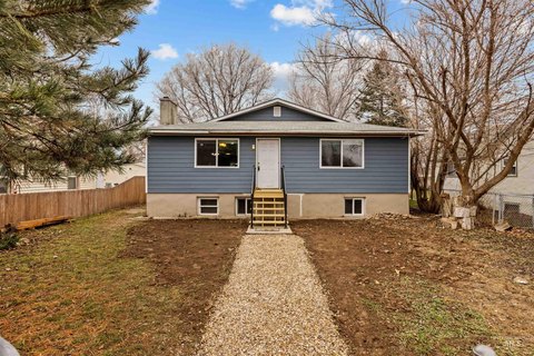 Nampa Duplex with Garage and Loft