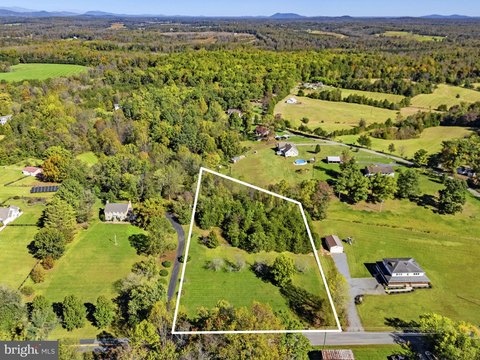 Land, BARBOURSVILLE, VA