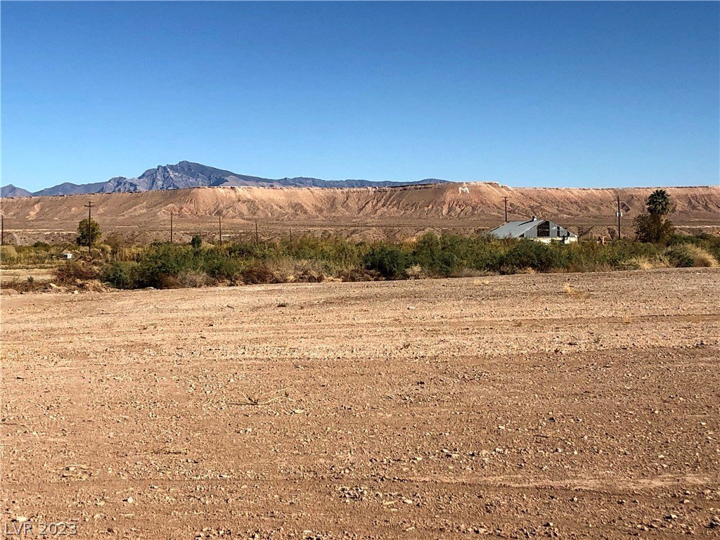 Overton Land with Commercial Frontage