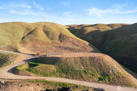 10 Acre Estate in Wenatchee