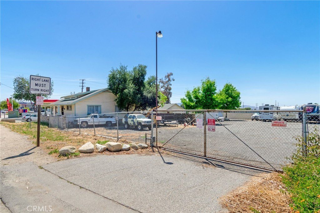 Mixed-Use Property on High-Traffic Corridor