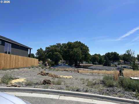 LAND - Hermiston, OR