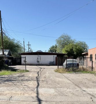 Updated Triplex in Tucson, Arizona