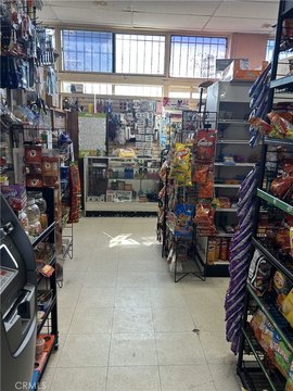 Mixed-Use Property in Los Angeles