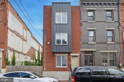 Fairmount Four-Unit Apartment Building