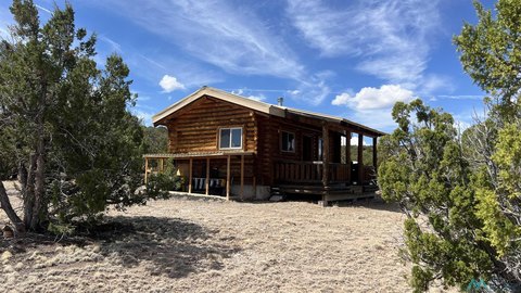 Off-Grid Cabin in Quemado, NM