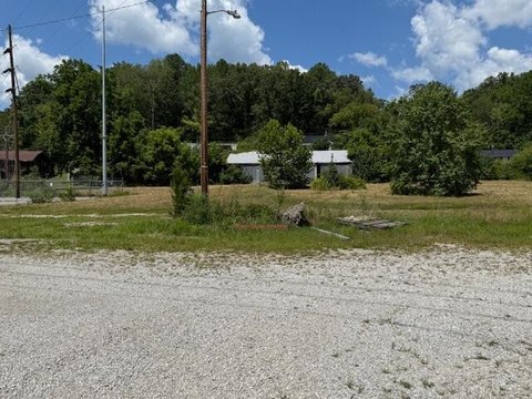 Commercial Land in Beattyville, KY