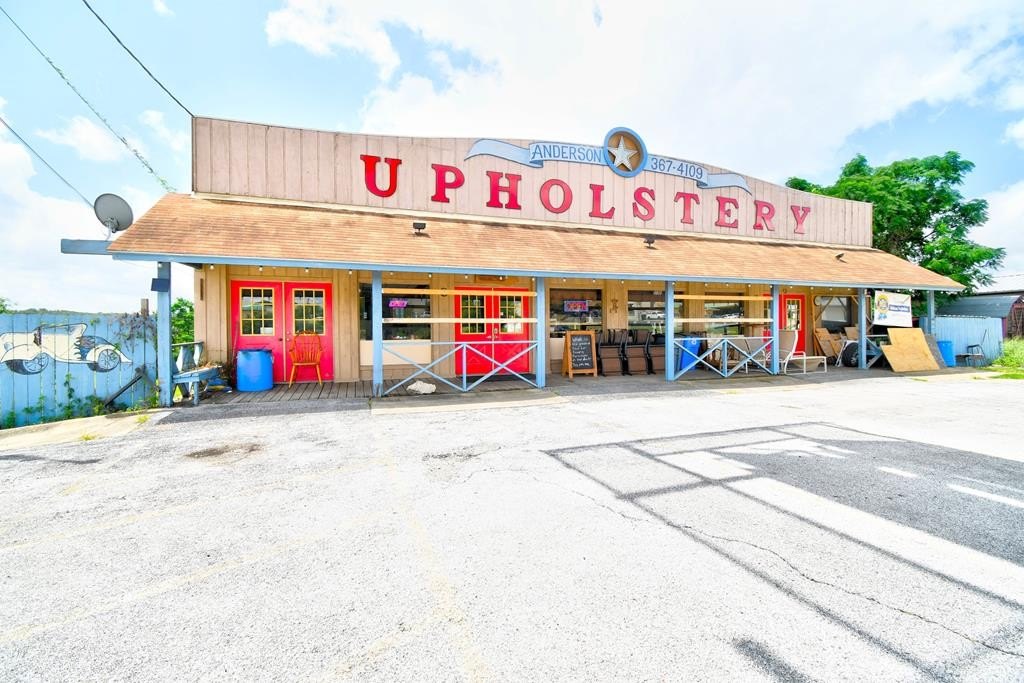 Ingram, TX Commercial Property