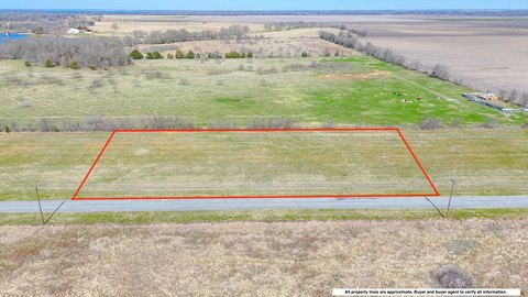 Lake-Adjacent Residential Land Tract
