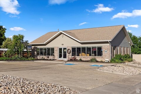 Established Commercial Building in West Haven