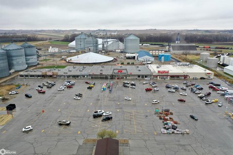 Red Oak Retail Space Available