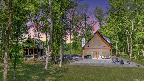 Luxury Cottages on Little Red River
