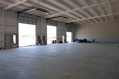Industrial Flex Building with Overhead Doors