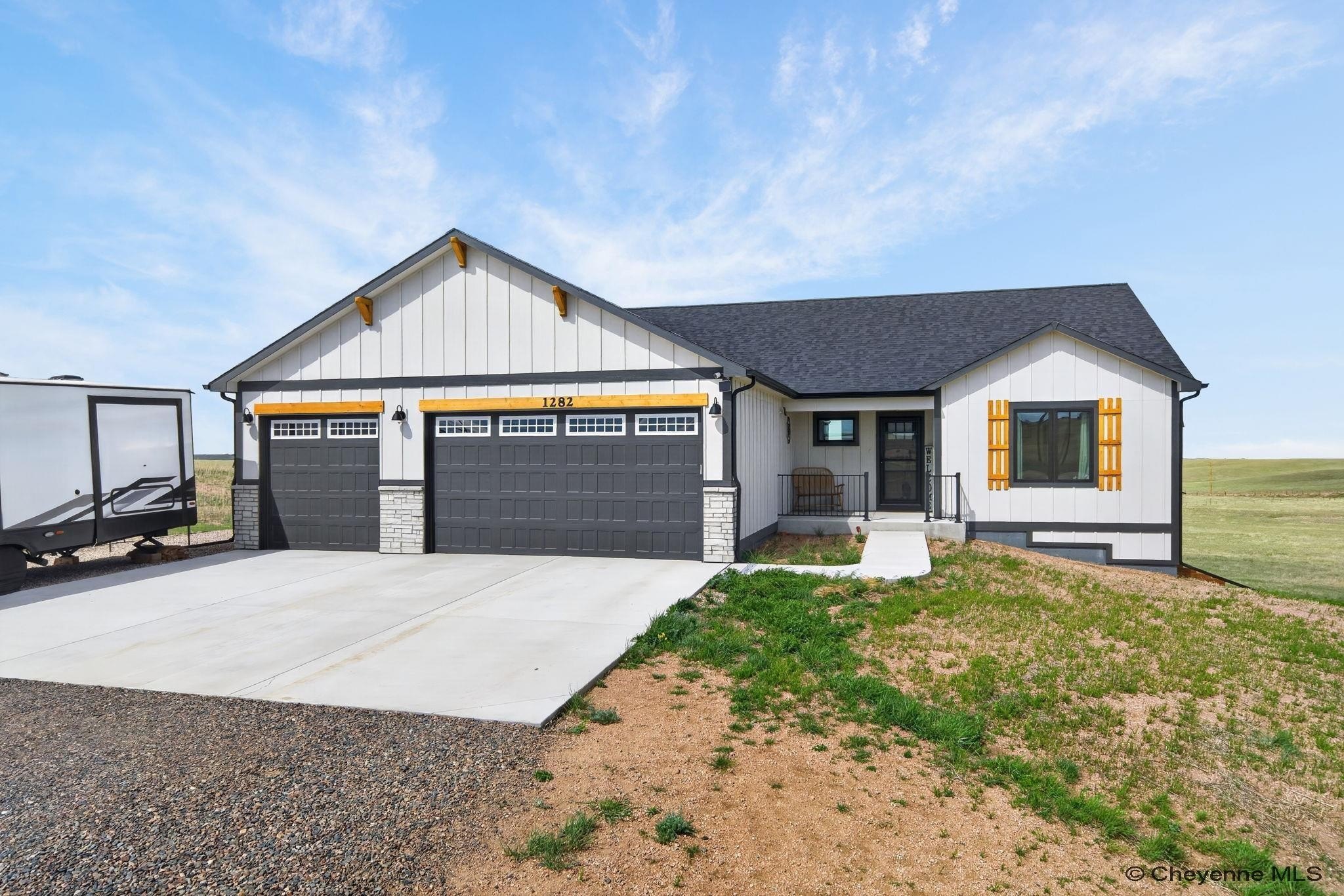 Scenic Wyoming Living on Acres