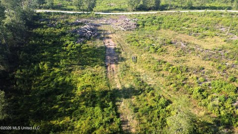 LAND - Columbia, MS